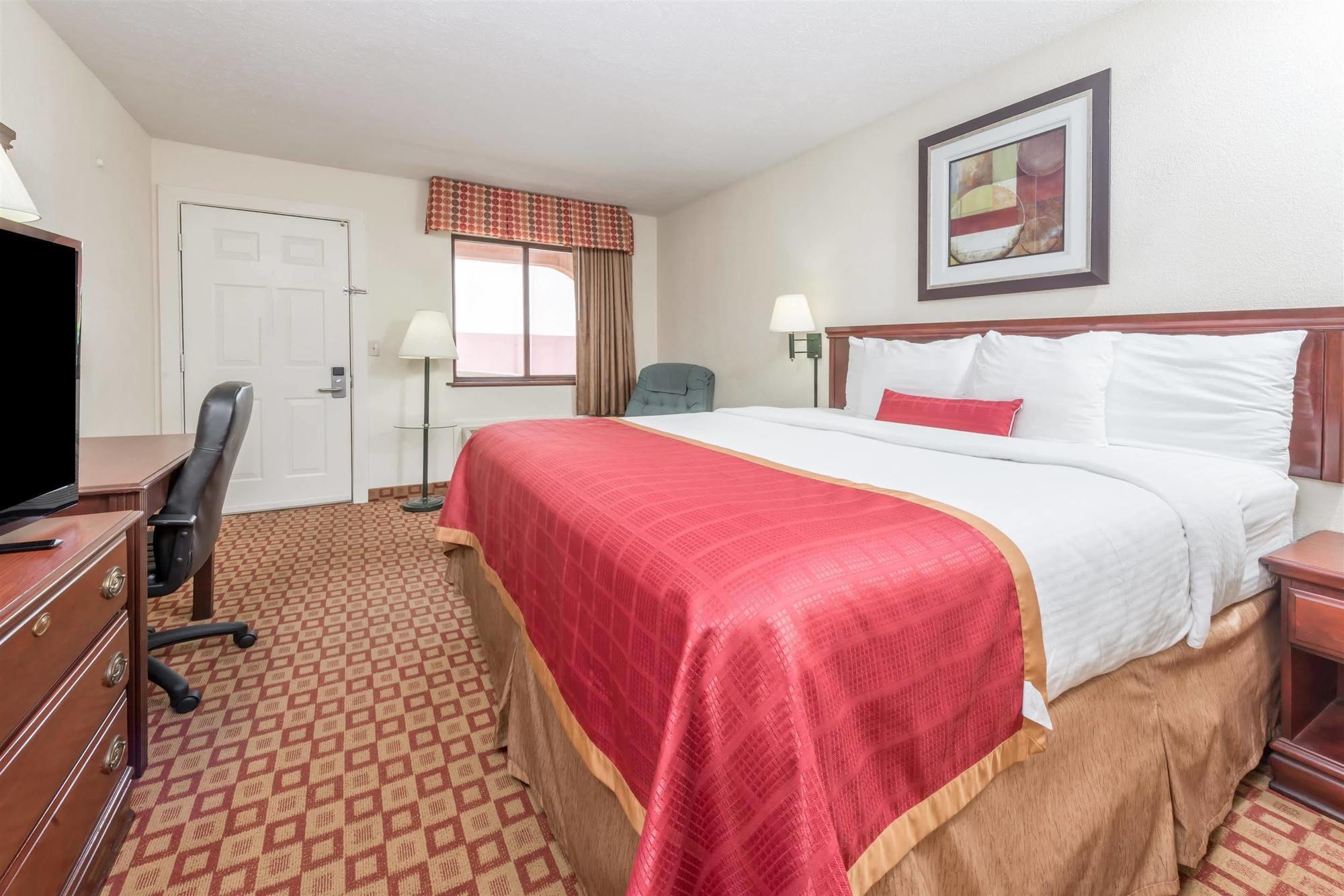 Days Inn By Wyndham Bloomington Eksteriør bilde