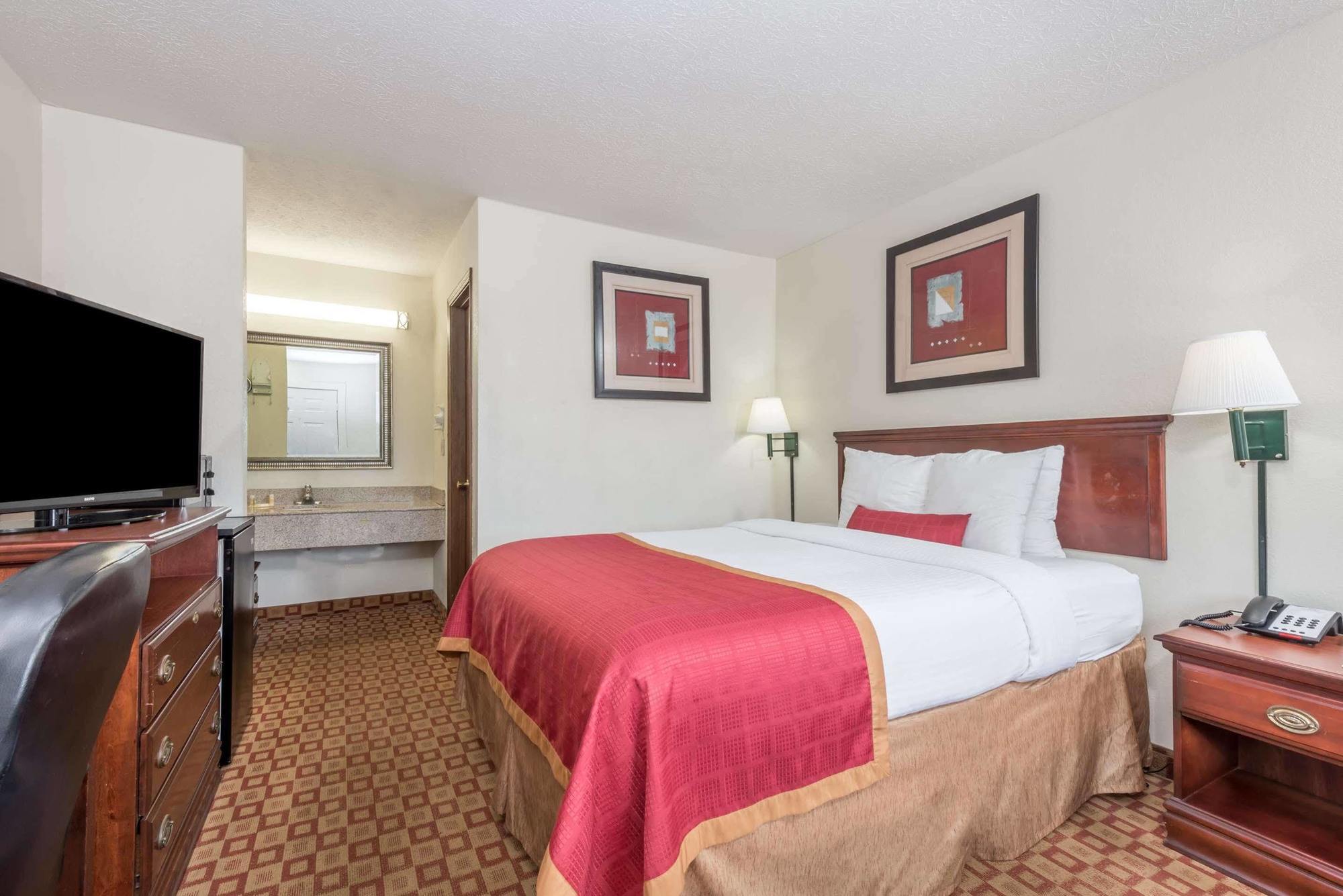 Days Inn By Wyndham Bloomington Eksteriør bilde