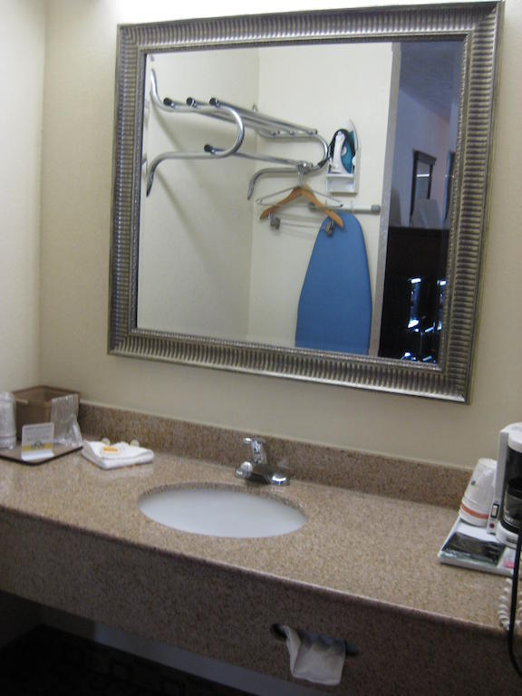 Days Inn By Wyndham Bloomington Eksteriør bilde
